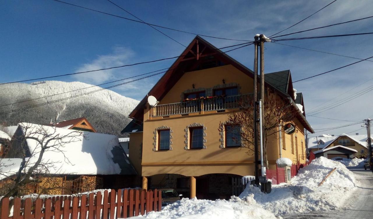 Penzion Serafin Ruzomberok Exteriör bild